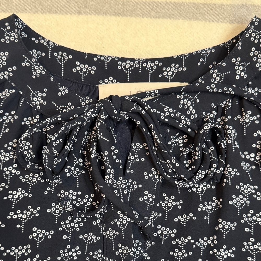 LOFT Black and White Floral Sleeveless Top Women's Size Medium - Picture 6 of 10